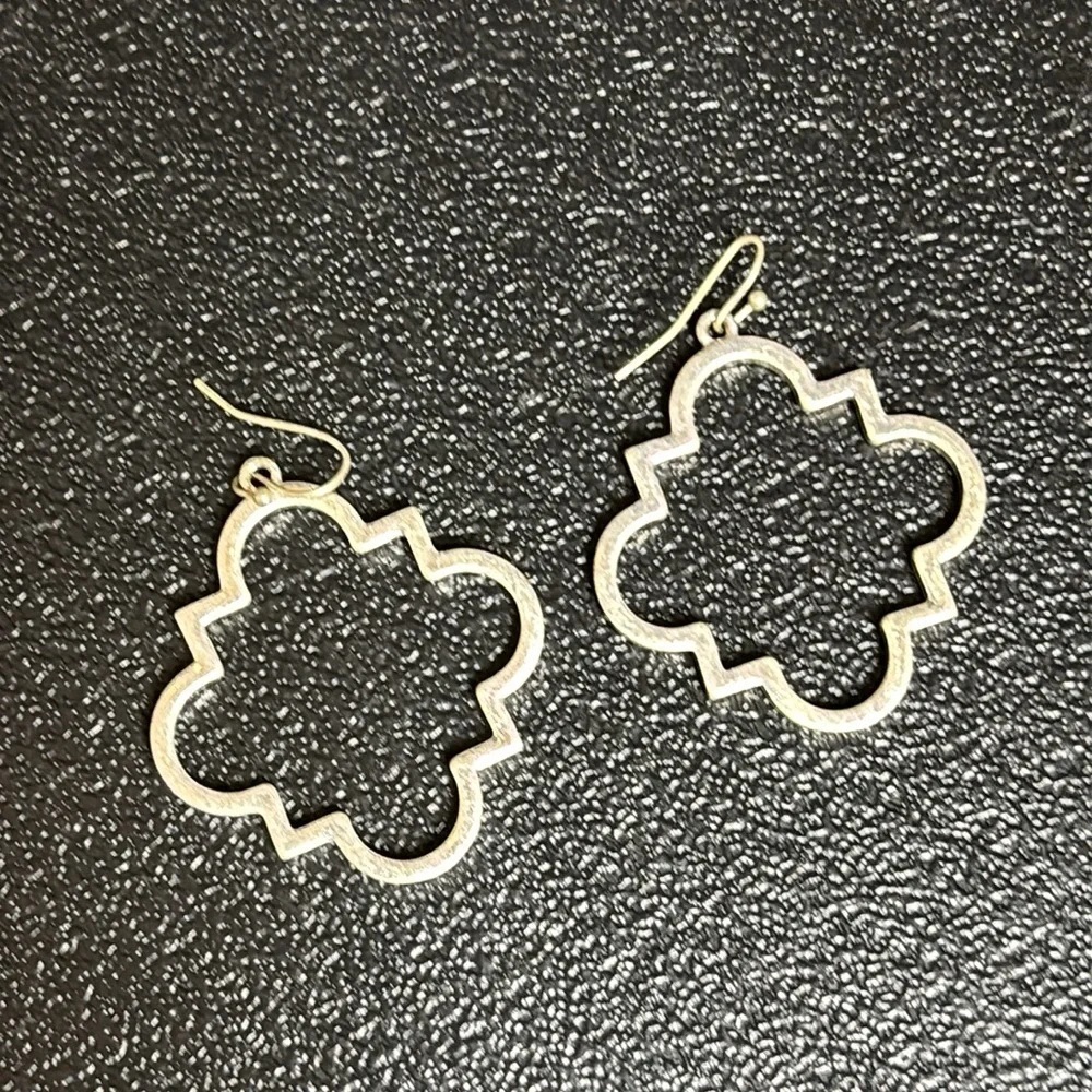 POMINA Quatrefoil Clover Silver Tone Dangle Drop Earrings